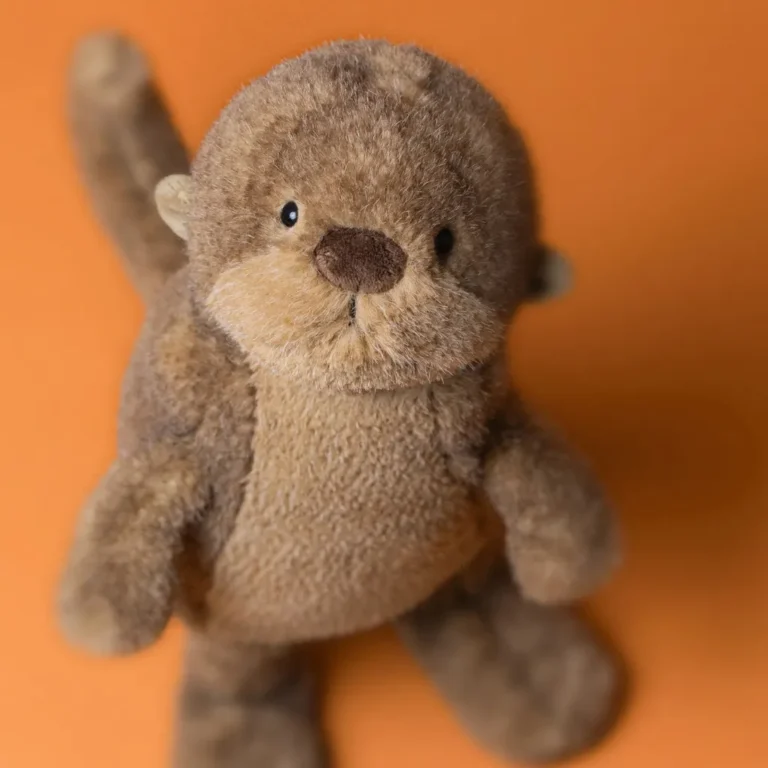 0788 Jellycat Brooke Otter 02