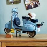 083 Lego Vespa 125 03