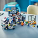 103 Lego City Police Mobile Crime Lab Truck 03