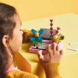 134 Lego Creator 3 in 1 Typewriter with Flowers 31169 02