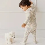 019 01 Snuggle Bunnies Parker the Polar Bear 30cm 04