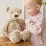 020 01 Snuggle Bunnies Theo the Bear 44cm 02