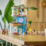 0297 Lego Friends Heartlake City Friends Club House 42689 02