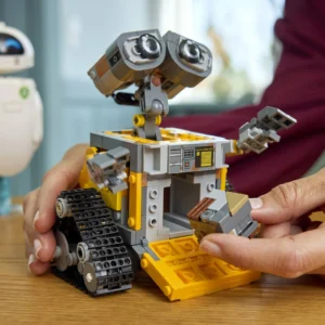 0399 Lego Disney and Pixar Wall E and Eve 43279 02