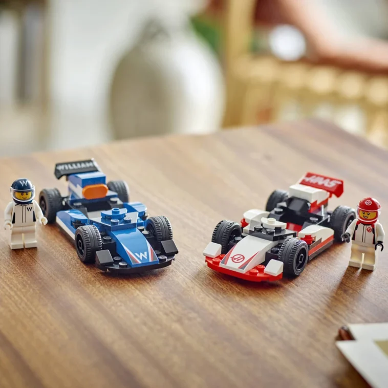 0406 LEGO City F1 Williams Racing and Haas F1 Race Cars 60464 02