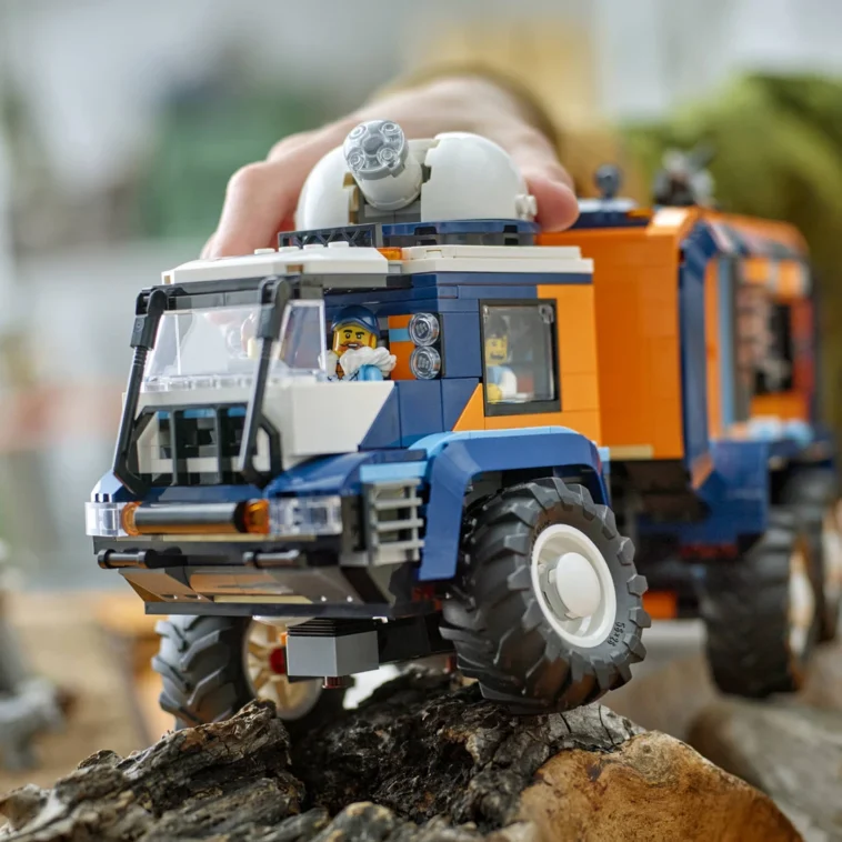 0407 LEGO City Arctic Explorer Science Lab Truck 60471 02