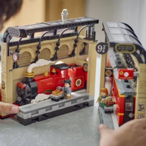 0413 Lego Harry Potter Book Nook Hogwarts Express 76450 02